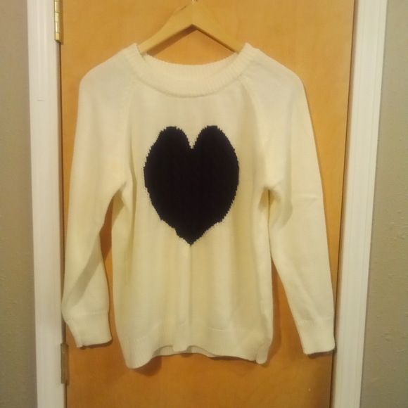 Sweaters - White Black Heart Print Sweater